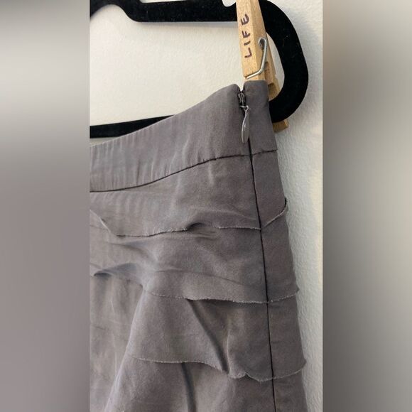 The Loft, Tiered, Silk Skirt, Gray, Thigh Length, Size 8 - Picture 8 of 9